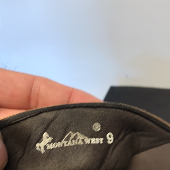 👉Sold👈Montana West Brown and White Floral Sandals - Picture 9 of 10